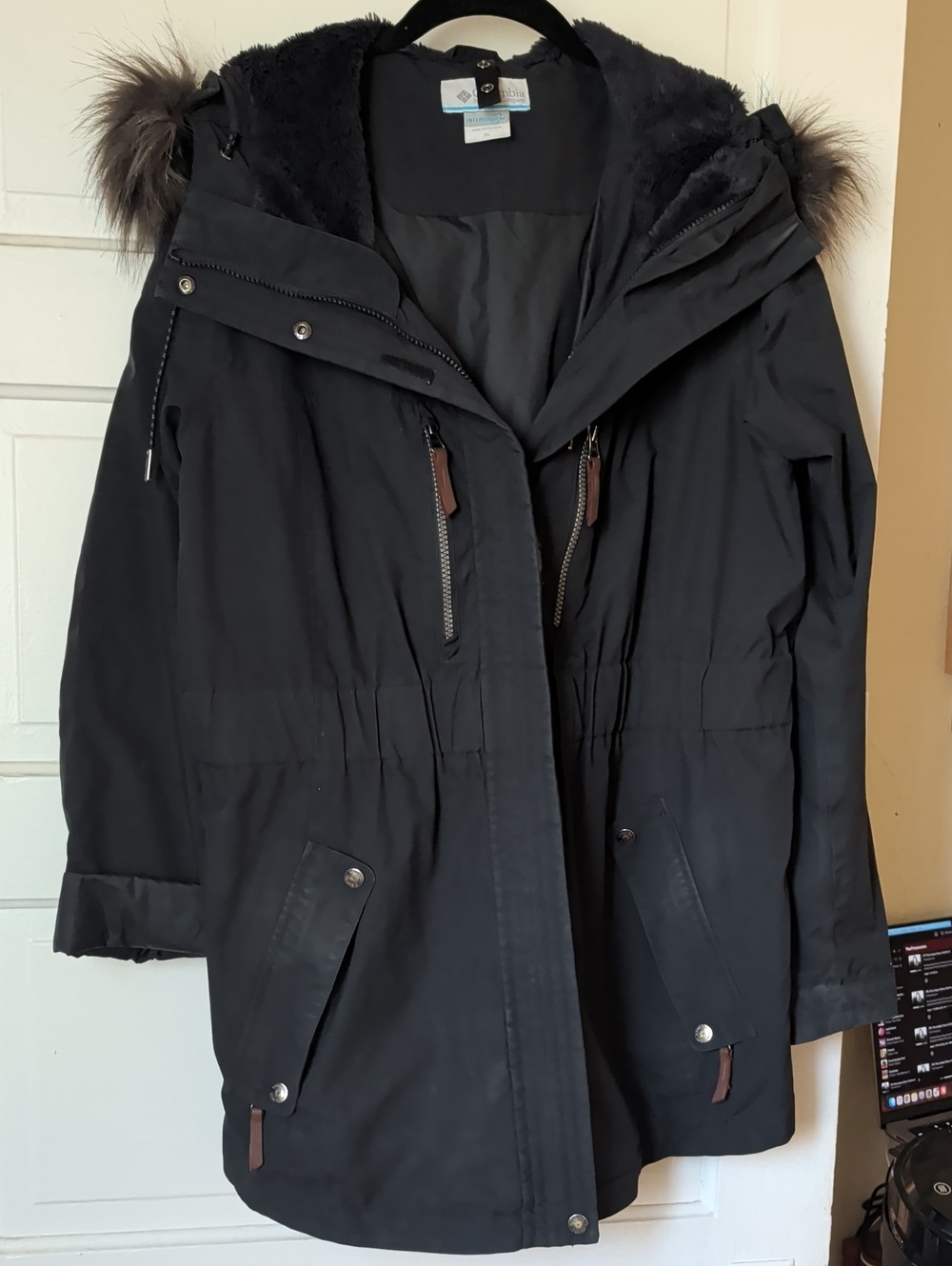 Columbia Black Women's Hooded Winter Parka with Faux Fur Trim